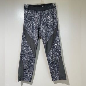 Nike Pro Hypercool Tidal Capri Leggings size S